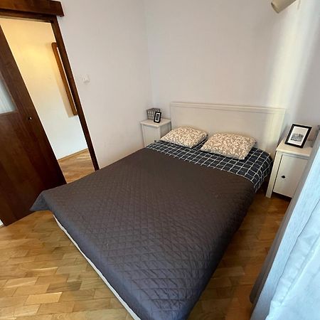 Downtown Apartment B クラクフ エクステリア 写真